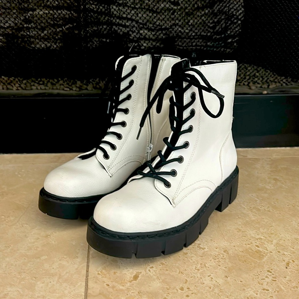 Dr martens size 6